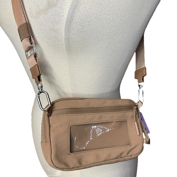 NWT 3-in-1 Crossbody, Belt & Wristlet Bag - Picture 9 of 10